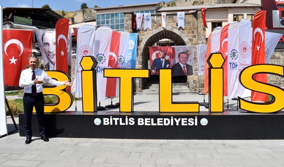 Bakan Yerlikaya, Bitlis'te esnafla