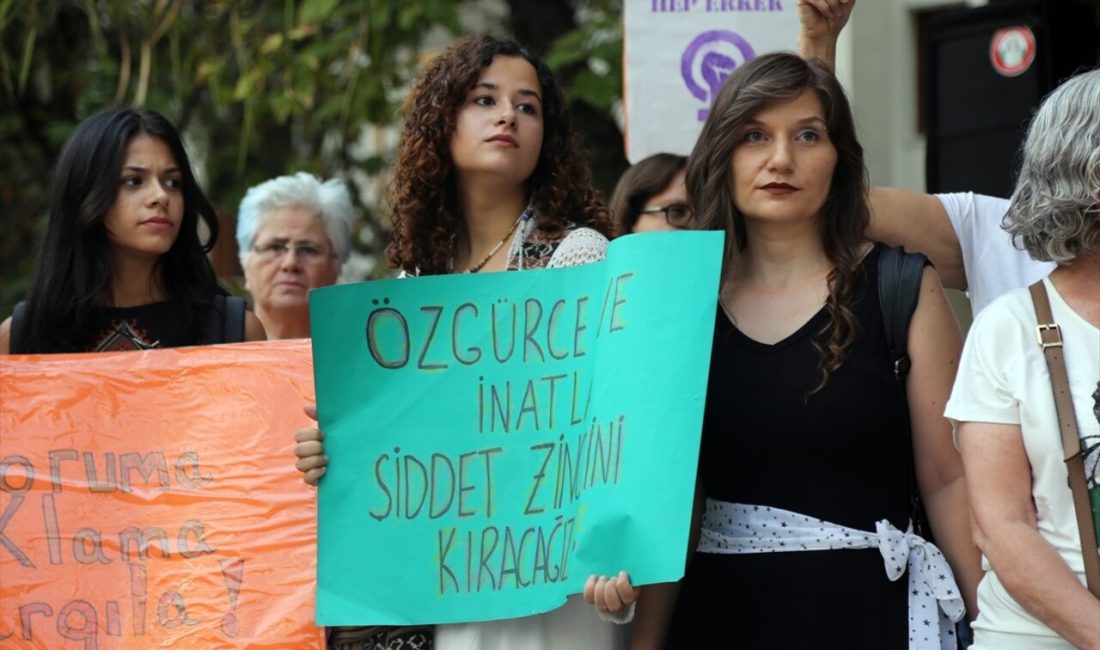 Muğla'da kadın cinayetlerini protesto