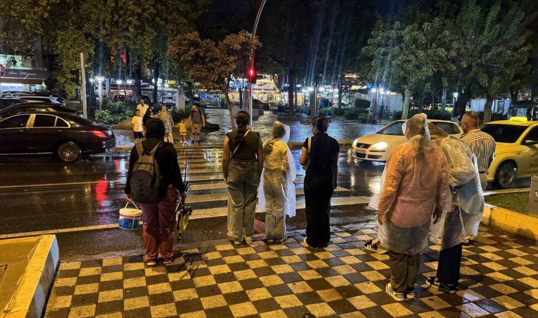 Tekirdağ'da aniden başlayan sağanak