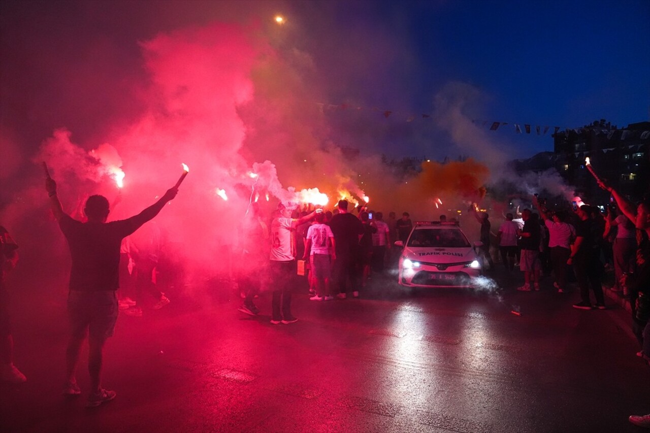 Trendyol Süper Lig'in 4. haftasında, ev sahibi ekibin taraftarlarının alınan ceza nedeniyle...