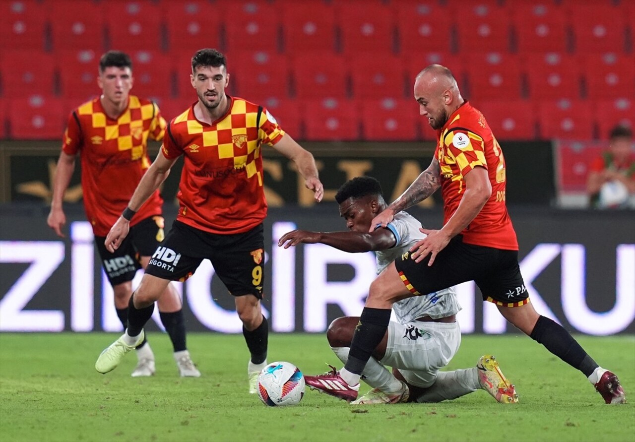 Trendyol Süper Lig'in 4. haftasında Göztepe ile Sipay Bodrum FK takımları, Gürsel Aksel Stadı'nda...