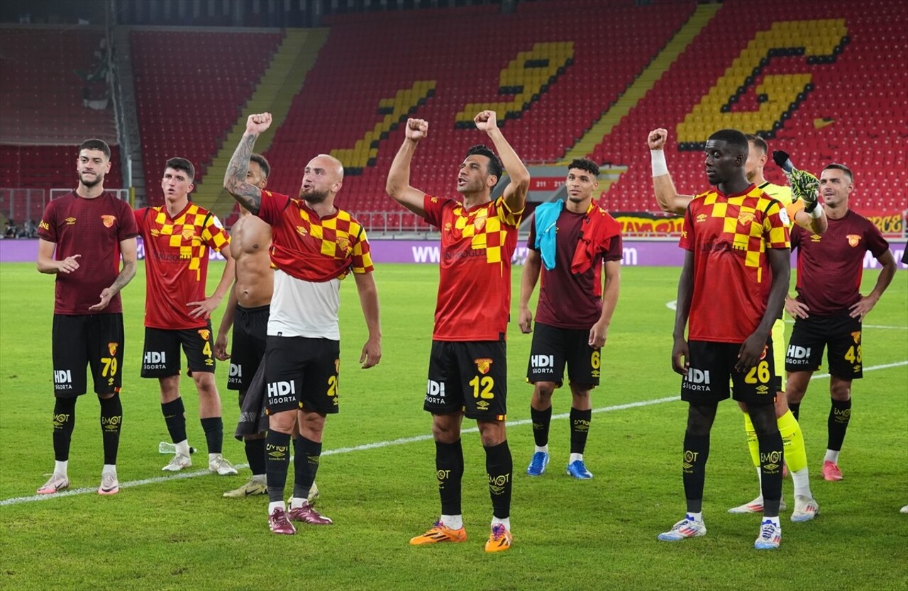 Trendyol Süper Lig'in 4. haftasında Göztepe ile Sipay Bodrum FK takımları, Gürsel Aksel Stadı'nda...