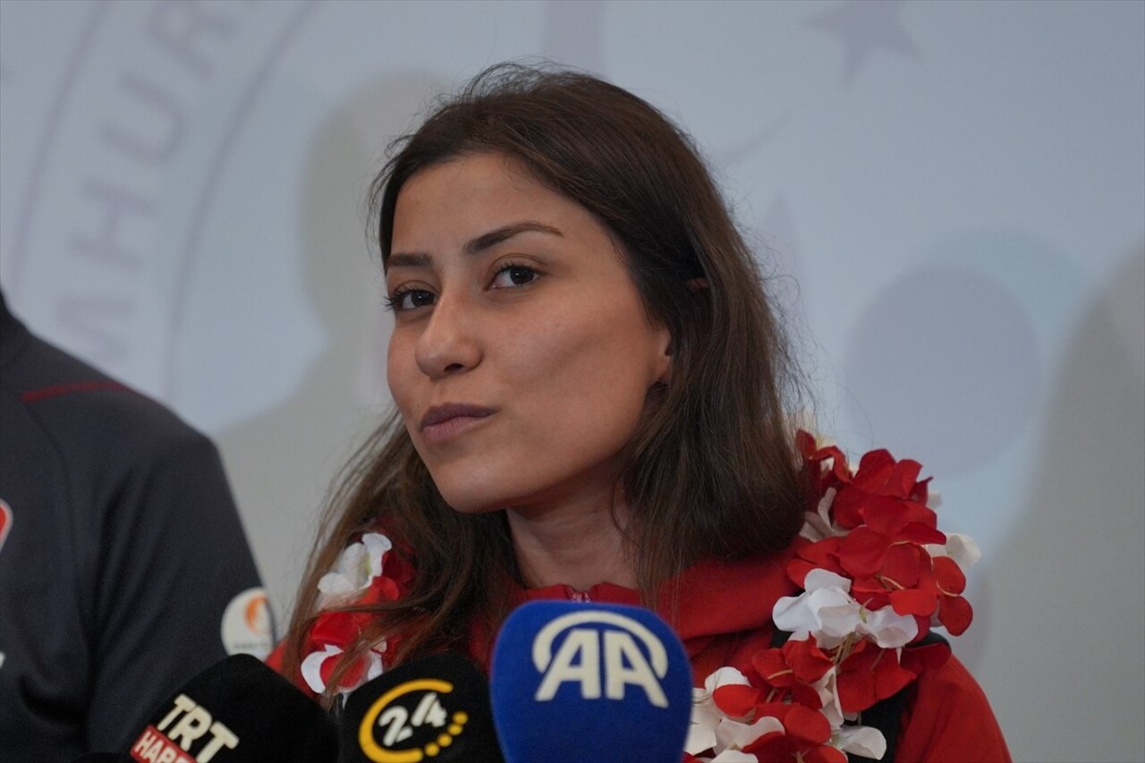 Paris 2024 Paralimpik Oyunları'nda 1'i altın olmak üzere 5 madalya kazanan milli para...