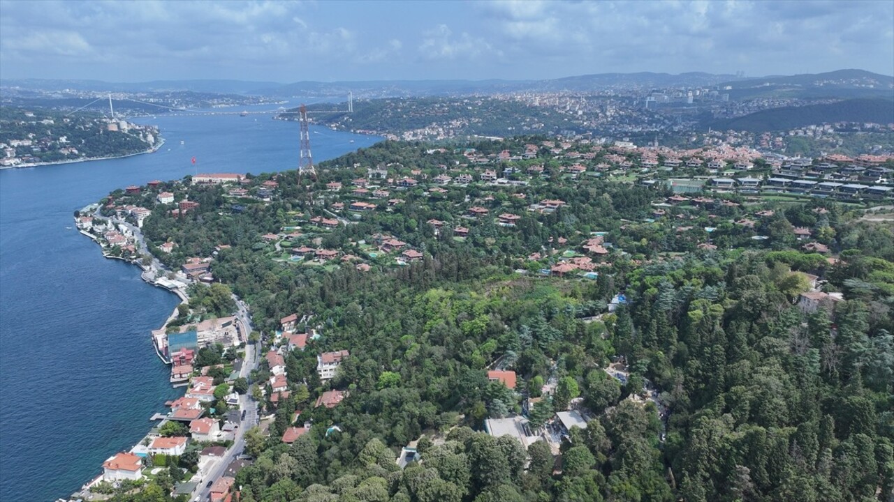 Üsküdar Vaniköy'de Boğaziçi Öngörünüm Bölgesi'nde izinsiz inşa faaliyetlerinin gerçekleştirildiği...