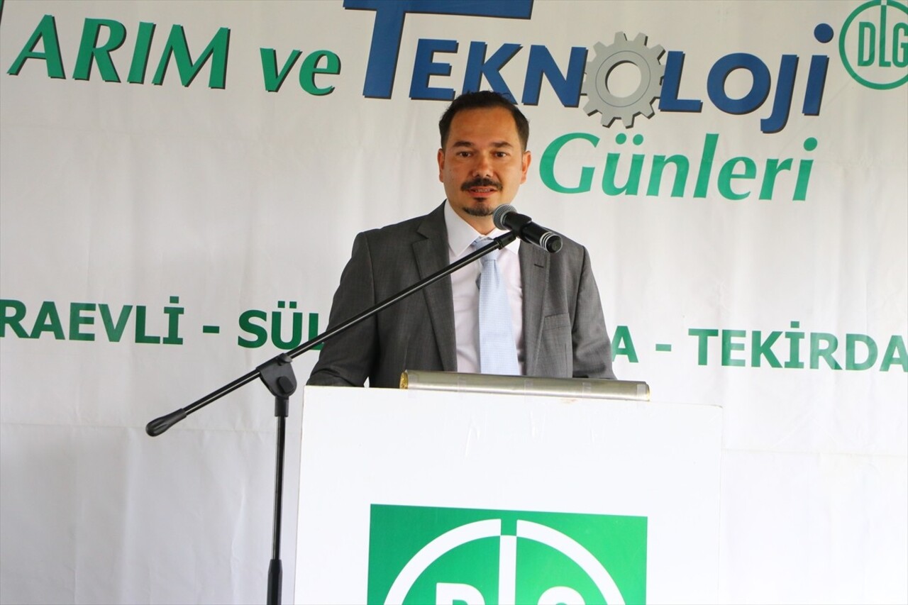 Tekirdağ'da bu yıl 14'üncüsü düzenlenen "Tarım ve Teknoloji Günleri Fuarı" başladı.
Süleymanpaşa...