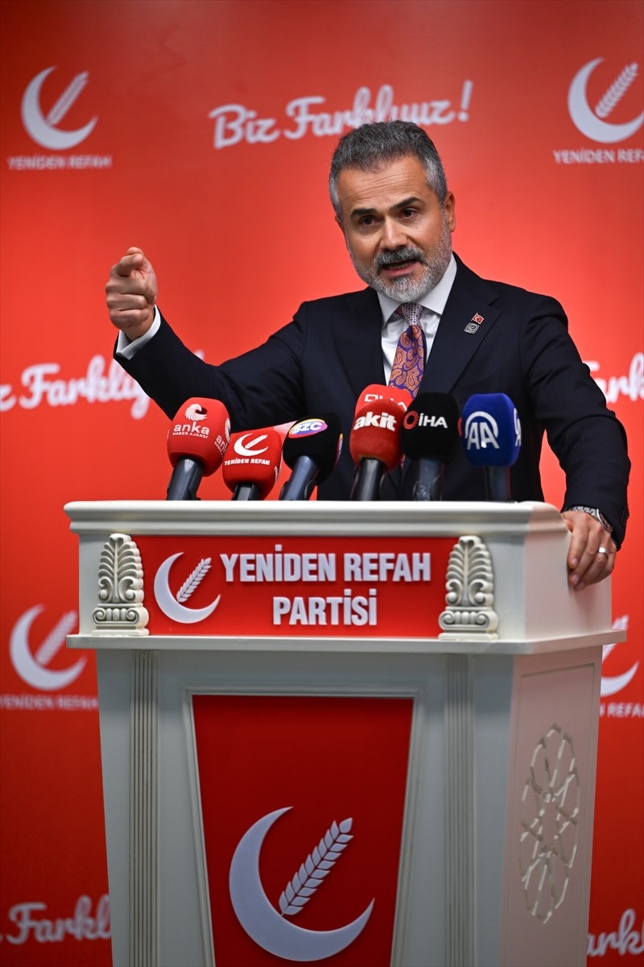 Yeniden Refah Partisi Genel Başkan Yardımcısı Suat Kılıç, partisinin Merkez Yürütme Kurulu (MYK)...