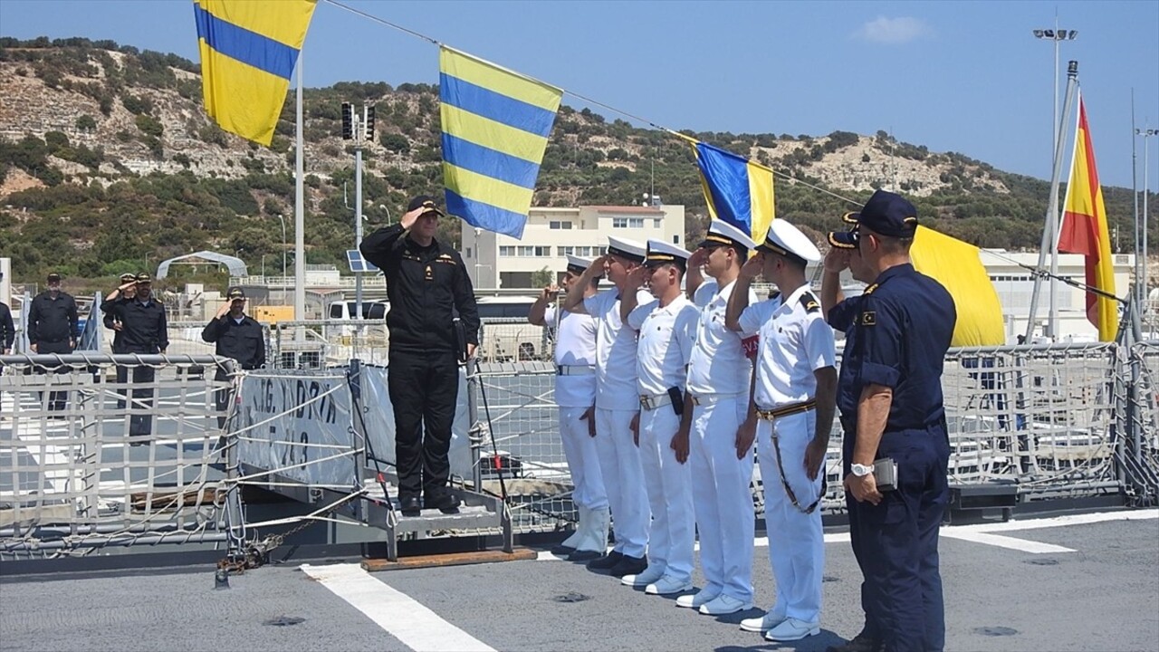 Milli Savunma Bakanlığı (MSB), TCG Yıldırım firkateyninin Yunanistan'a liman ziyareti...