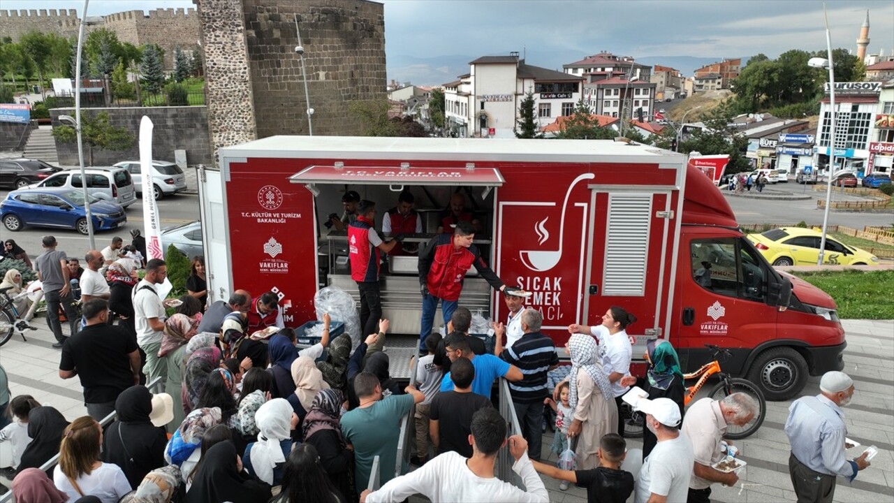 Erzurum Vakıflar Bölge Müdürlüğünün desteklediği 150 çocuk için sünnet etkinliği organize edildi....