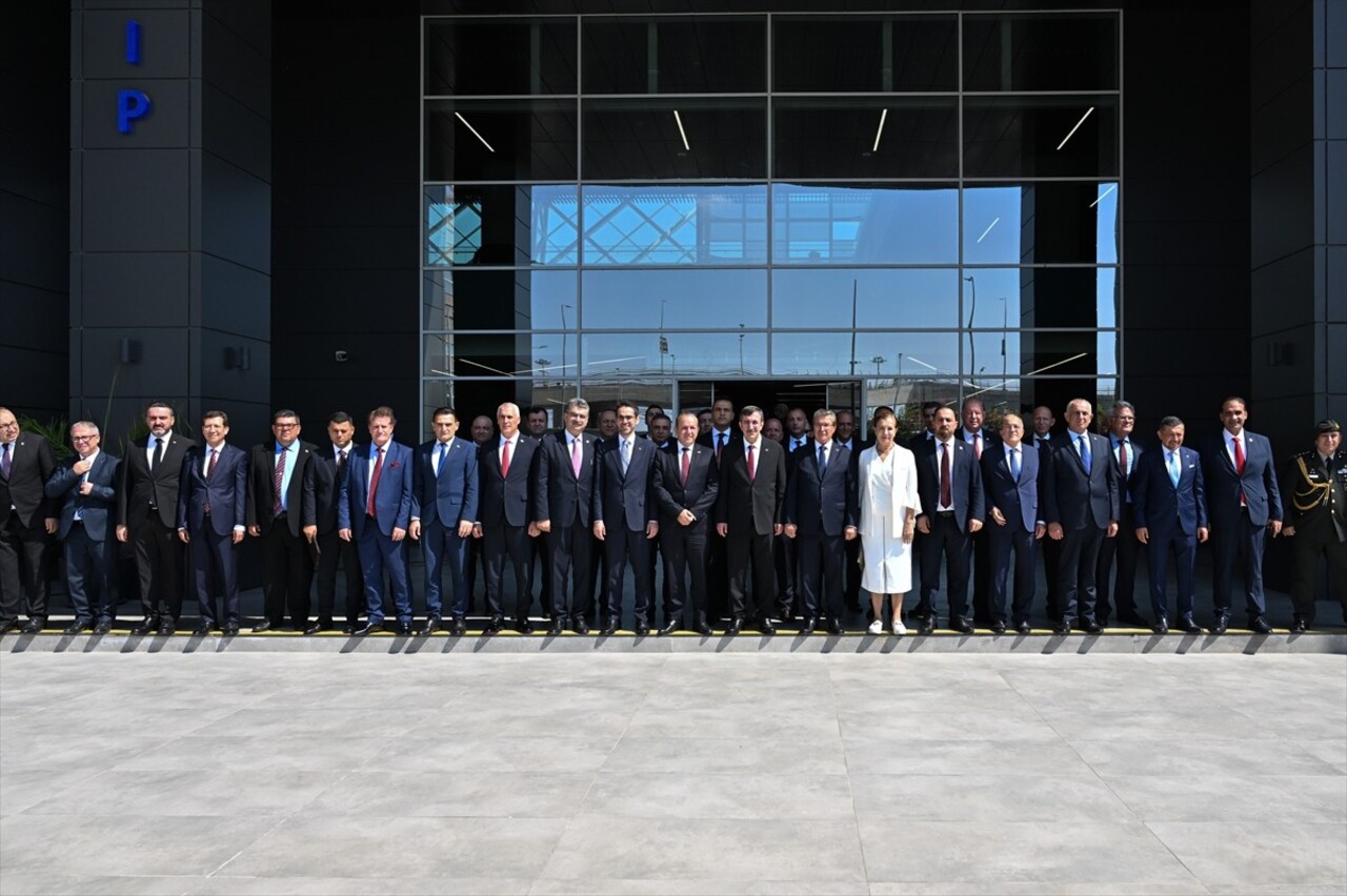 Cumhurbaşkanı Yardımcısı Cevdet Yılmaz, KKTC ziyareti kapsamında Ercan Havalimanında, Kuzey Kıbrıs...