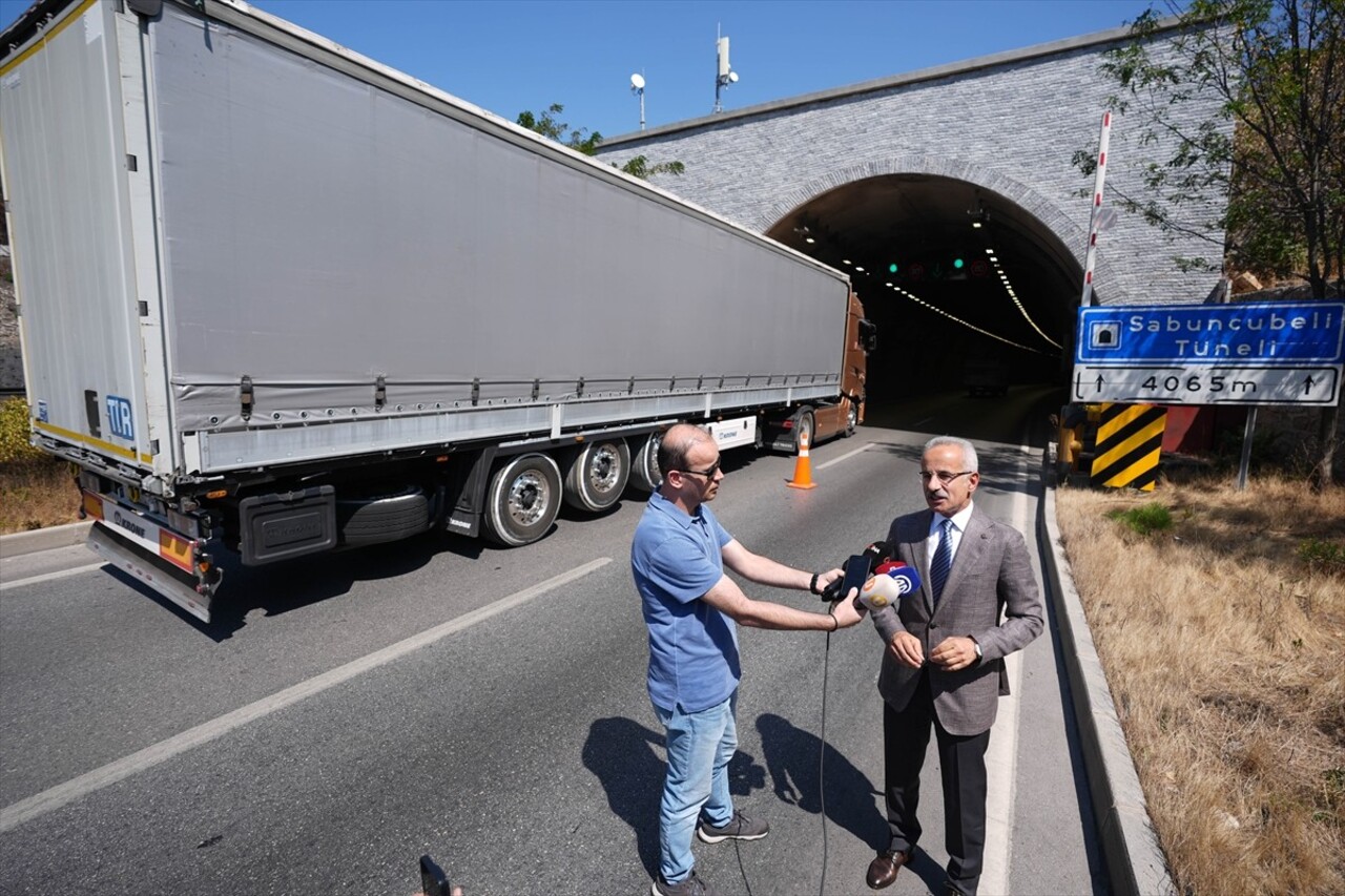 Ulaştırma ve Altyapı Bakanı Abdulkadir Uraloğlu, Manisa-İzmir Devlet Yolu ve Sabuncubeli Tüneli'ni...