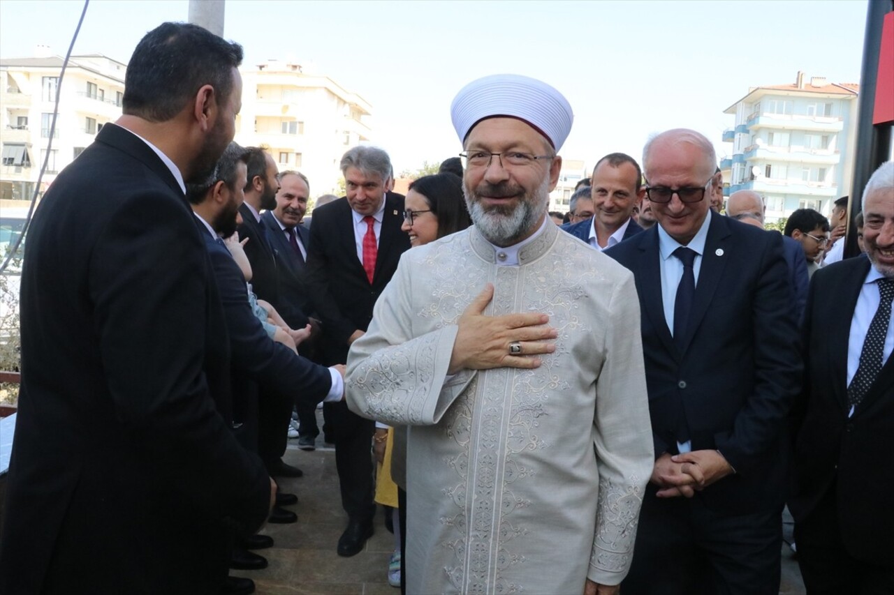 Diyanet İşleri Başkanı Ali Erbaş, Yalova'nın Çiftlikköy ilçesinde müftülüğün yeni hizmet binasının...