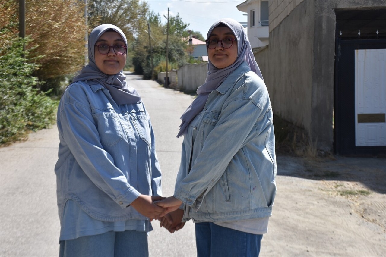  Van'da geçen yıl Yükseköğretim Kurumları Sınavı'nda (YKS) daha yüksek puan almasına rağmen eğitim...