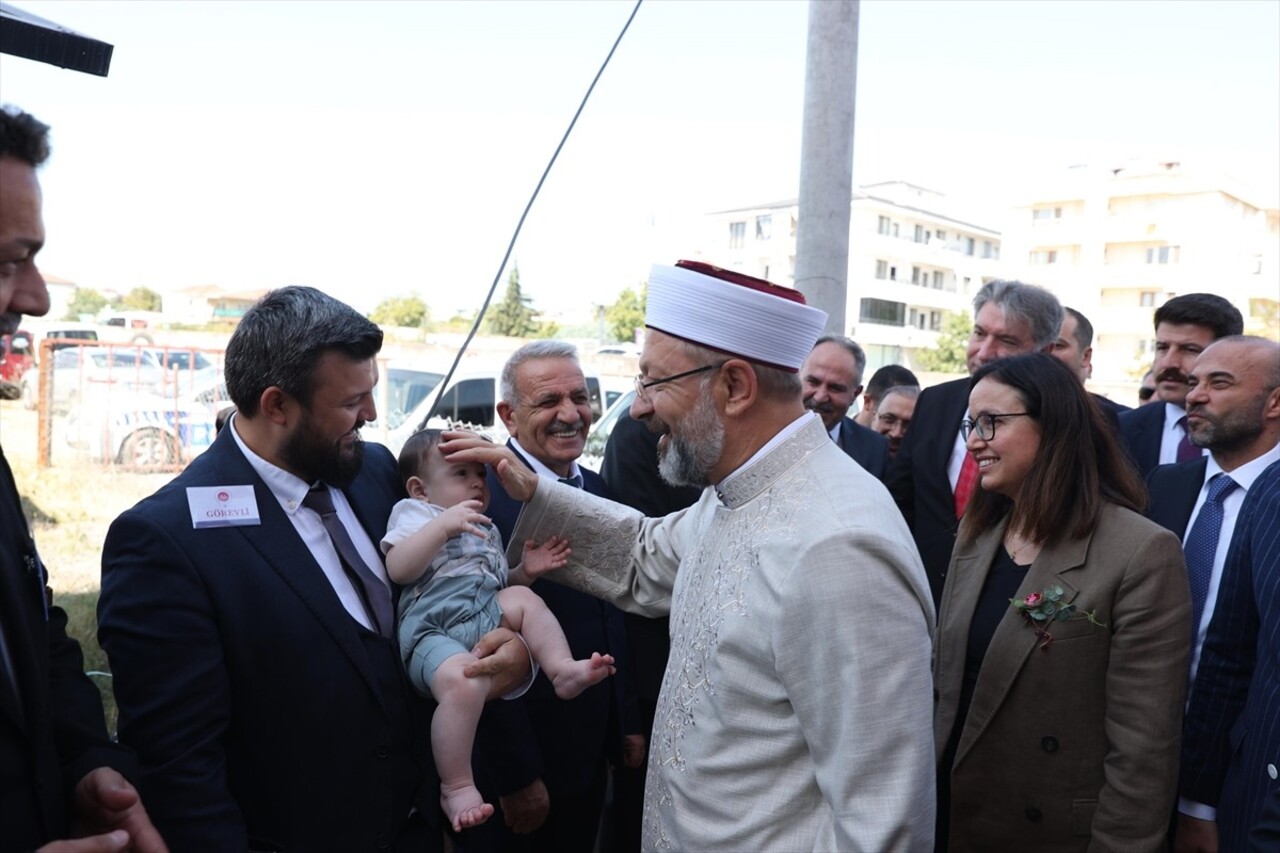 Diyanet İşleri Başkanı Ali Erbaş, Yalova'nın Çiftlikköy ilçesinde müftülüğün yeni hizmet binasının...