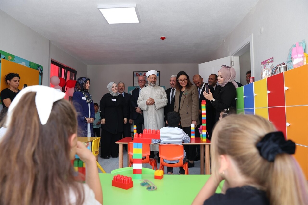 Diyanet İşleri Başkanı Ali Erbaş, Yalova'nın Çiftlikköy ilçesinde müftülüğün yeni hizmet binasının...