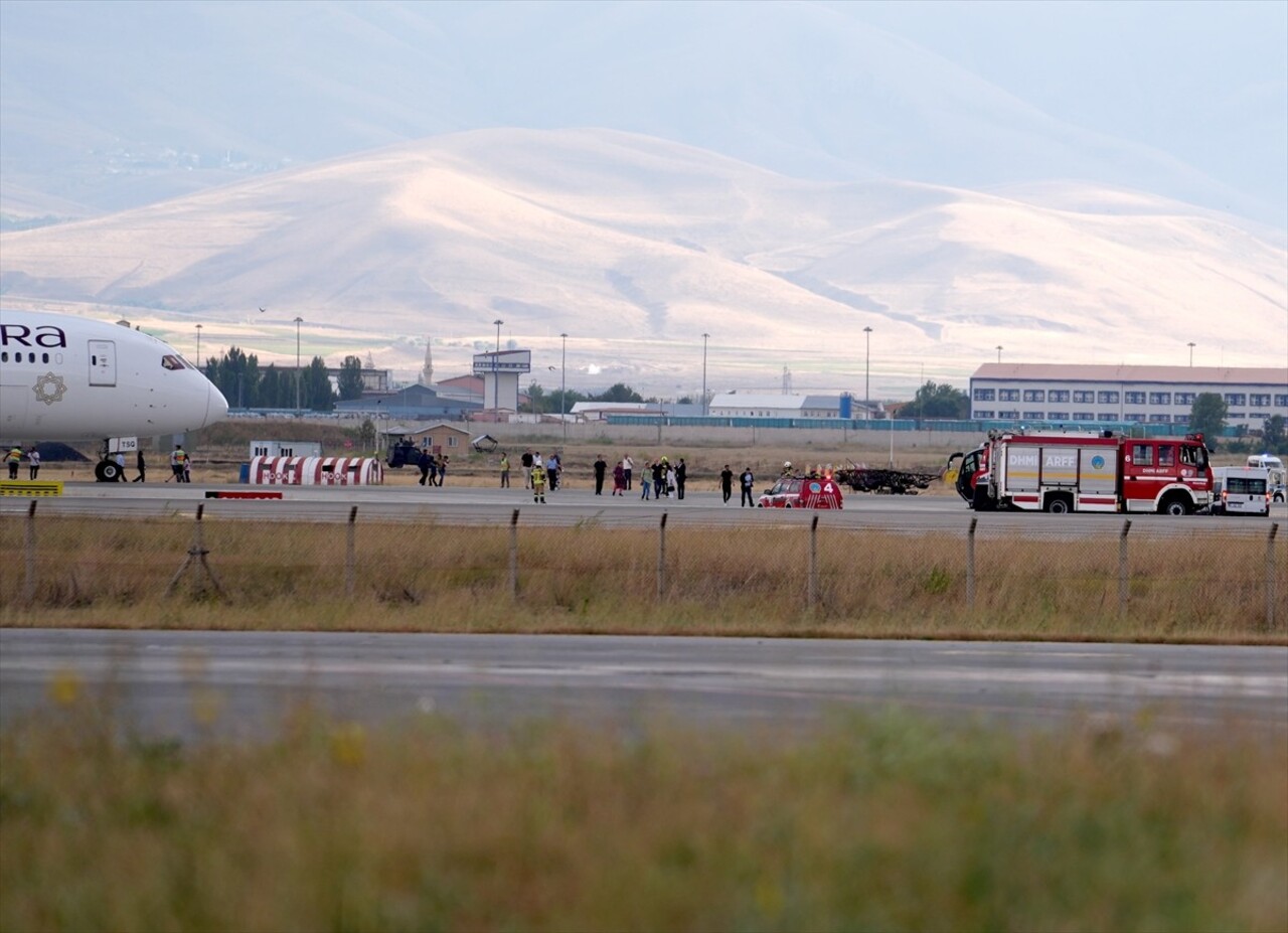 Hindistan-Almanya seferini yapan Vistara Hava Yolları’na ait yolcu uçağı, bomba ihbarı üzerine...