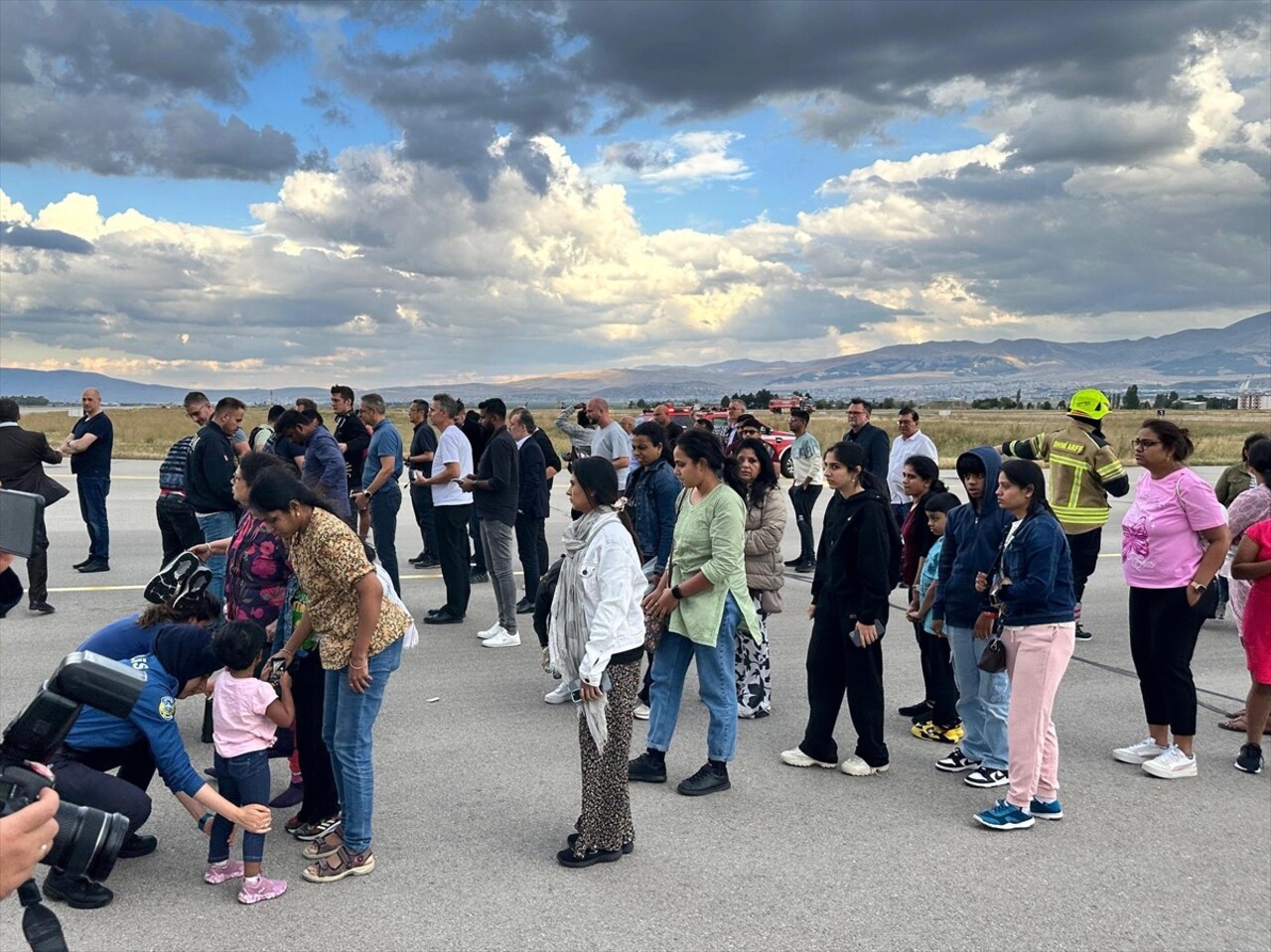 Hindistan-Almanya seferini yapan Vistara Hava Yolları’na ait yolcu uçağı, bomba ihbarı üzerine...