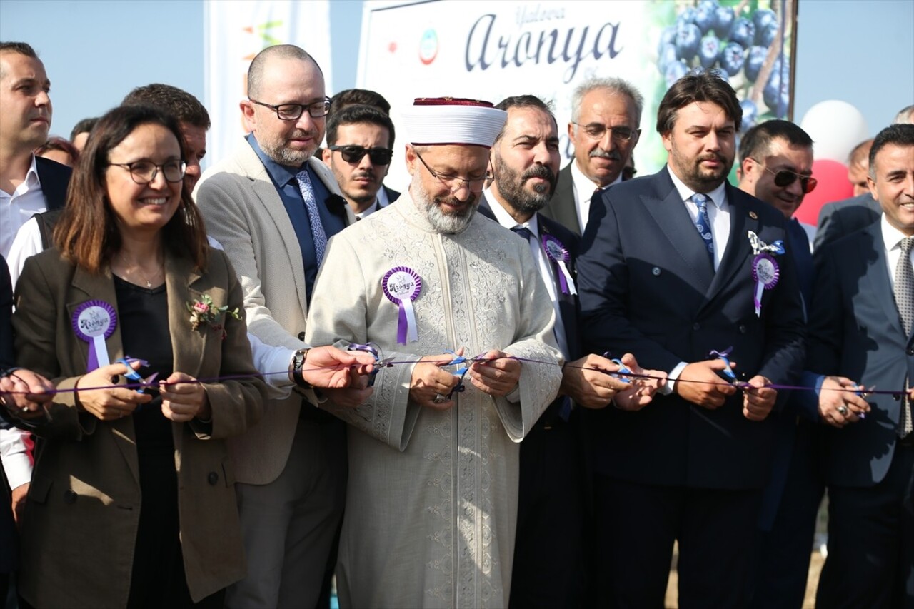 Diyanet İşleri Başkanı Ali Erbaş, Yalova'nın Çiftlikköy ilçesinde kız öğrencilere eğitim verilecek...