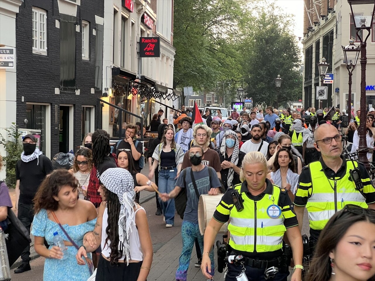 Hollanda'daki öğrenciler, üniversite yönetimlerinin İsrailli kurumlarla işbirliğini sürdürmesini...