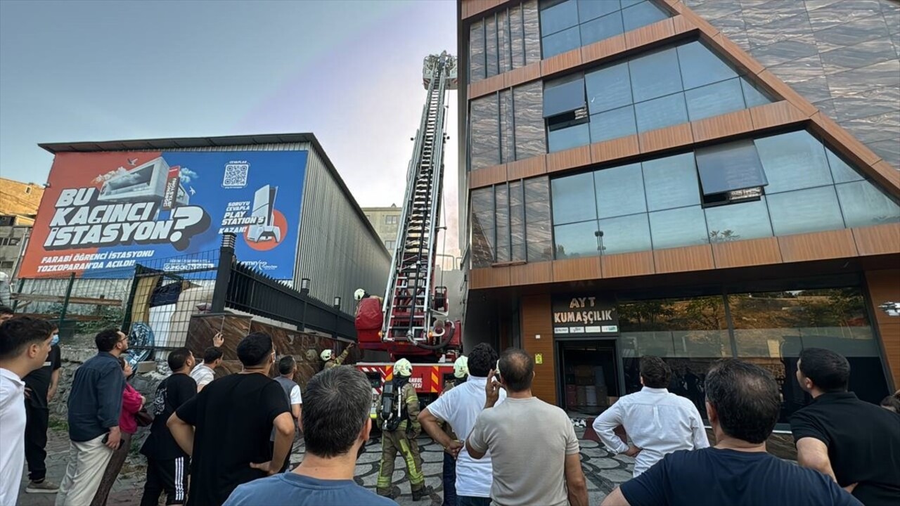 Güngören'de kumaş imalathanesinde çıkan yangın hasara neden oldu. İmalathanede hasara yol açan...