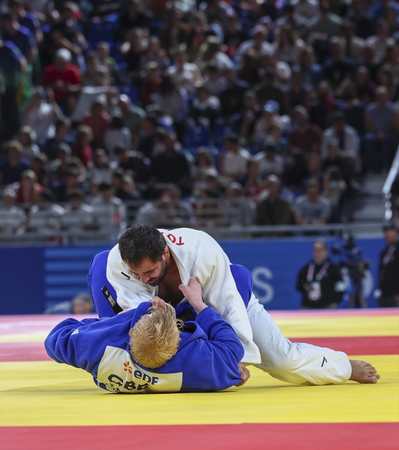 Paris 2024 Paralimpik Oyunları'nda judo erkekler +90 kilo J2 kategorisi yarı finali Champ-de-Mars...