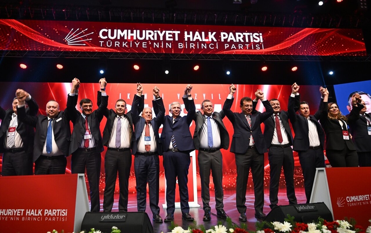 CHP Genel Başkanı Özgür Özel, parti programının görüşüldüğü ATO Congresium'daki "İkinci Yüzyıl...