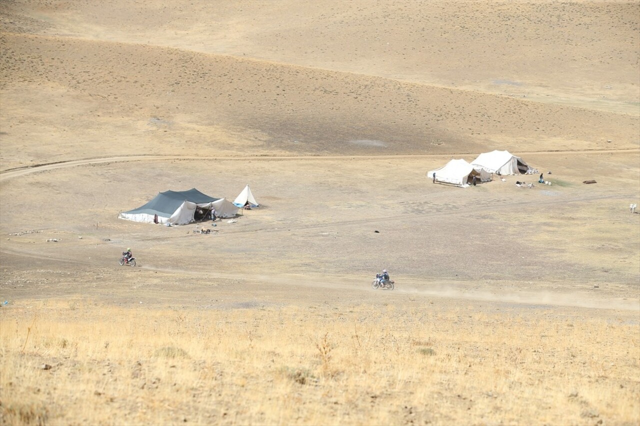 Mersin'de 31 Ağustos'ta start alan 14. TransAnatolia Rally Raid yarışı, Van'da düzenlenen kupa...