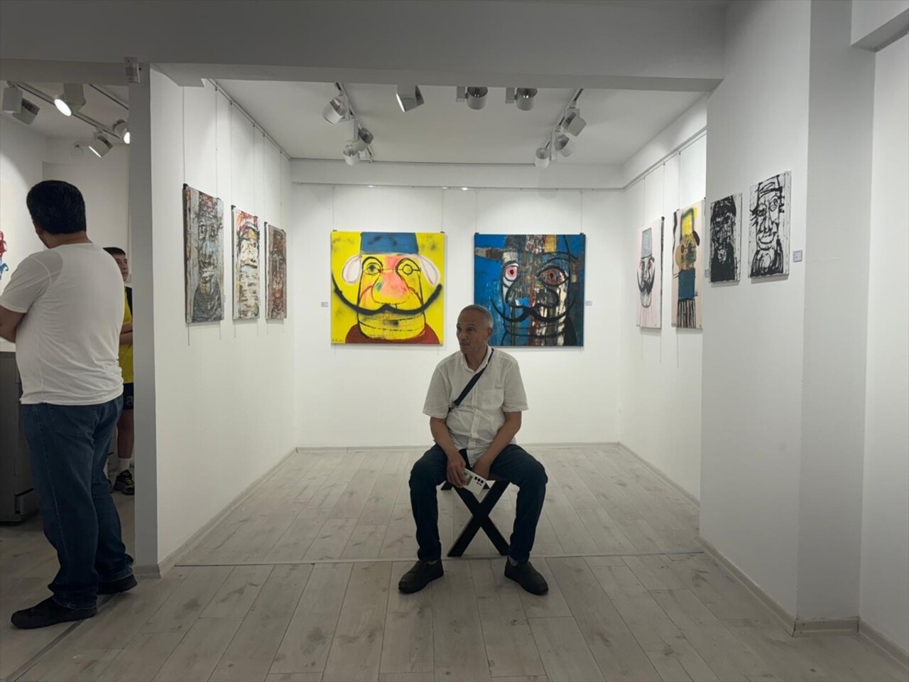 Lübnanlı sanatçı Raouf Rifai'nin resim sergisi, Kelimat Sanat Galerisi'nde sanatseverlerle...