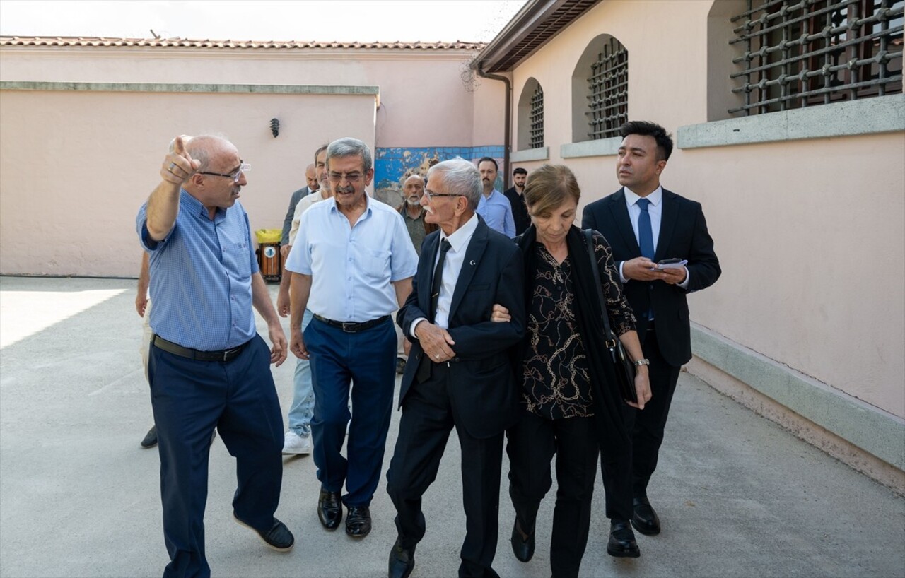 Başkentte, 12 Eylül 1980 darbesinin tanıkları, Ulucanlar Cezaevi Müzesi'ne ziyarette bulundu....