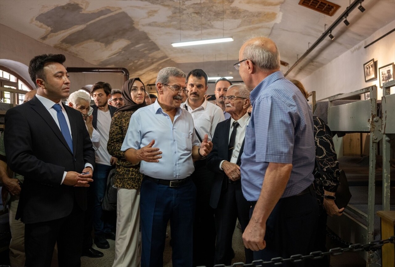 Başkentte, 12 Eylül 1980 darbesinin tanıkları, Ulucanlar Cezaevi Müzesi'ne ziyarette bulundu....