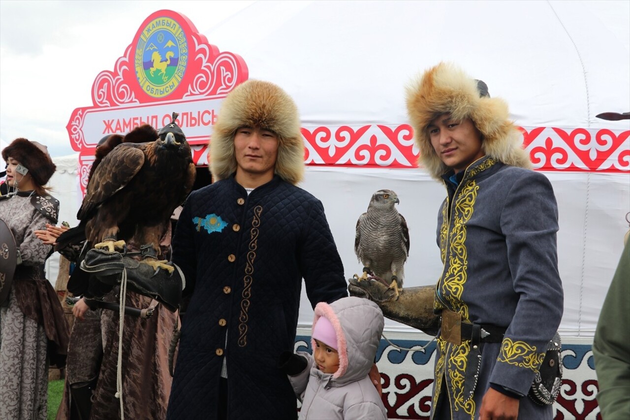 Kazakistan'ın başkenti Astana'da 10 hektarlık alana inşa edilen "Göçebeler Dünyası Etno Köyü"...