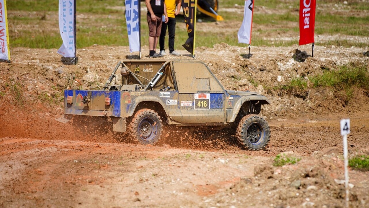 Karadeniz Off-Road Kupası 3. ayak yarışı, Ordu'da gerçekleştirildi. Yarışta sporcular, off-road...