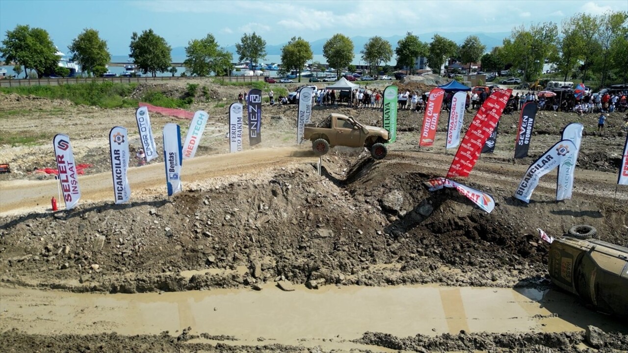 Karadeniz Off-Road Kupası 3. ayak yarışı, Ordu'da gerçekleştirildi. Yarışta sporcular, off-road...