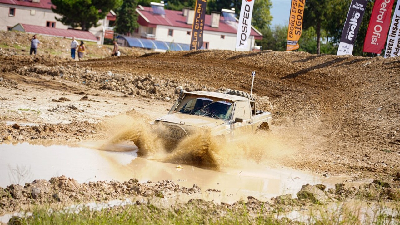 Karadeniz Off-Road Kupası 3. ayak yarışı, Ordu'da gerçekleştirildi. Yarışta sporcular, off-road...