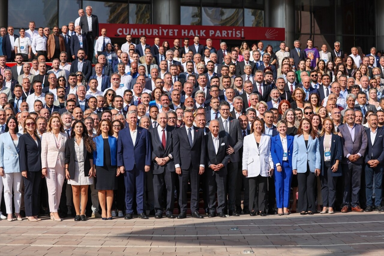 CHP Genel Başkanı Özgür Özel, Ankara’da ATO Congresium’da düzenlenen CHP İkinci Yüzyıl Değişim...