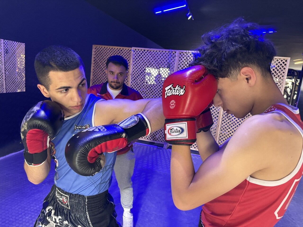 Muaythaide Türkiye şampiyonu olan 17 yaşındaki Berkay İstanbullu, 12-19 Eylül tarihlerinde...