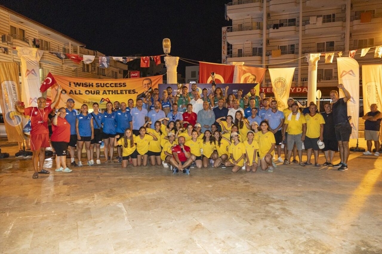 Mersin Büyükşehir Belediyesi ve Türkiye Voleybol Federasyonu iş birliğinde düzenlenen Pro Beach...