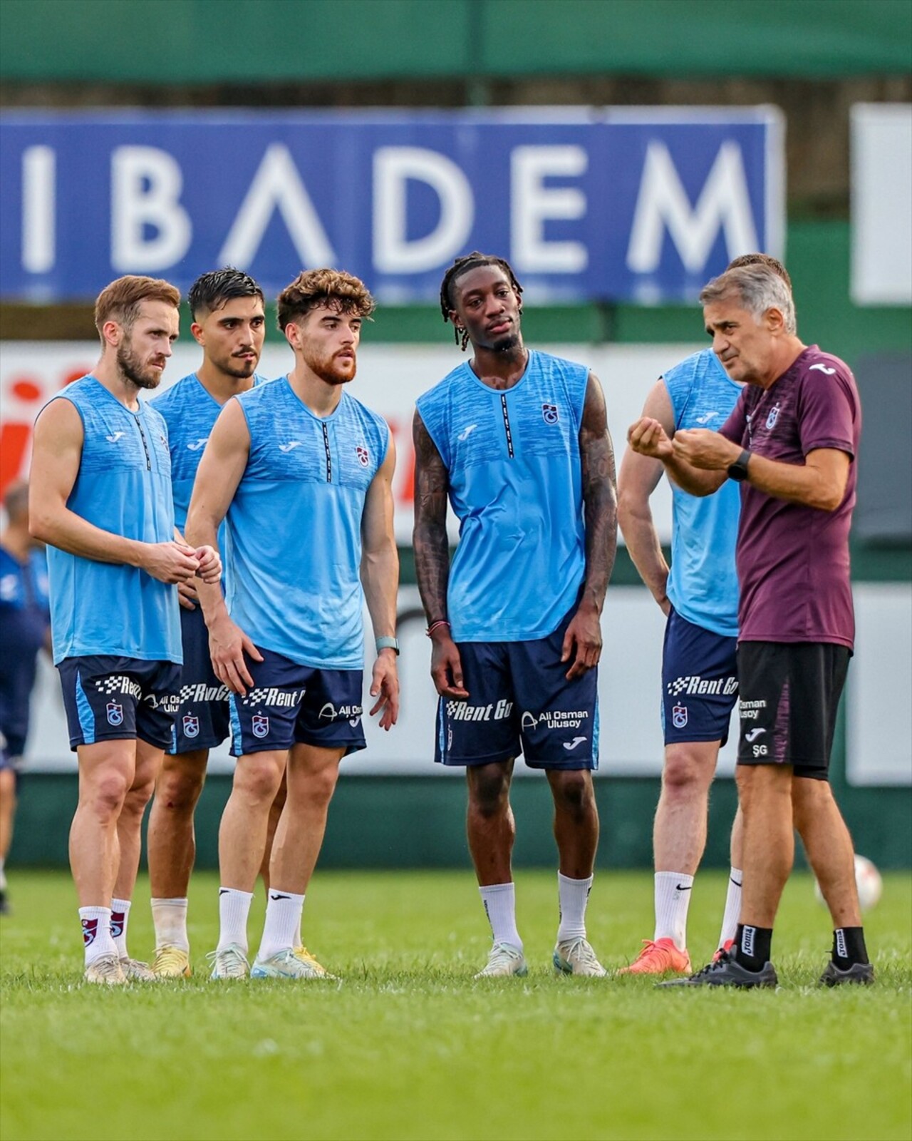 Trabzonspor, Trendyol Süper Lig'in 5. haftasında Beşiktaş ile yapacağı maçın hazırlıklarına devam...