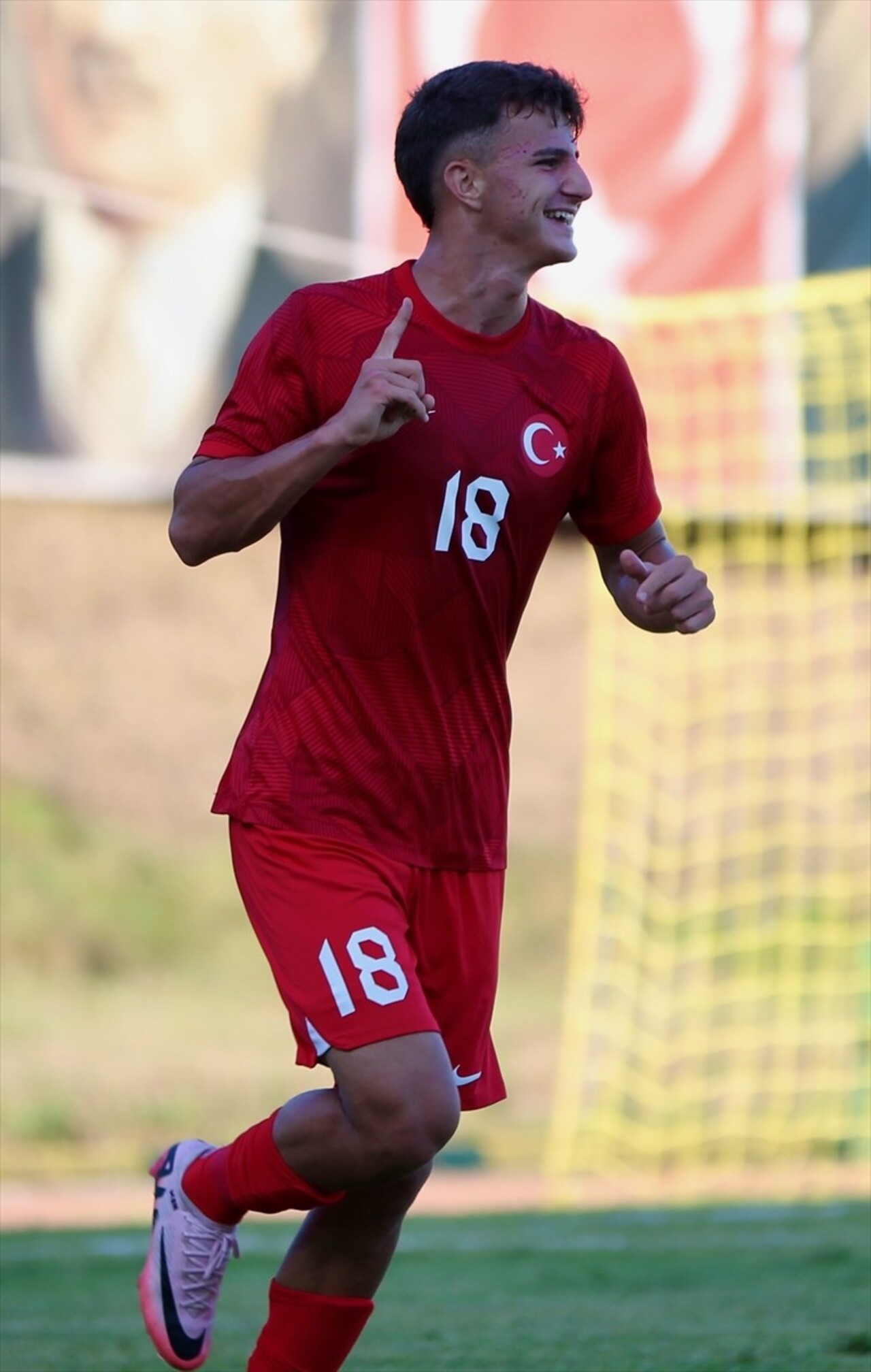 Türkiye 17 Yaş Altı Futbol Takımı, Kocaeli'nin Darıca ilçesinde oynanan hazırlık maçında...