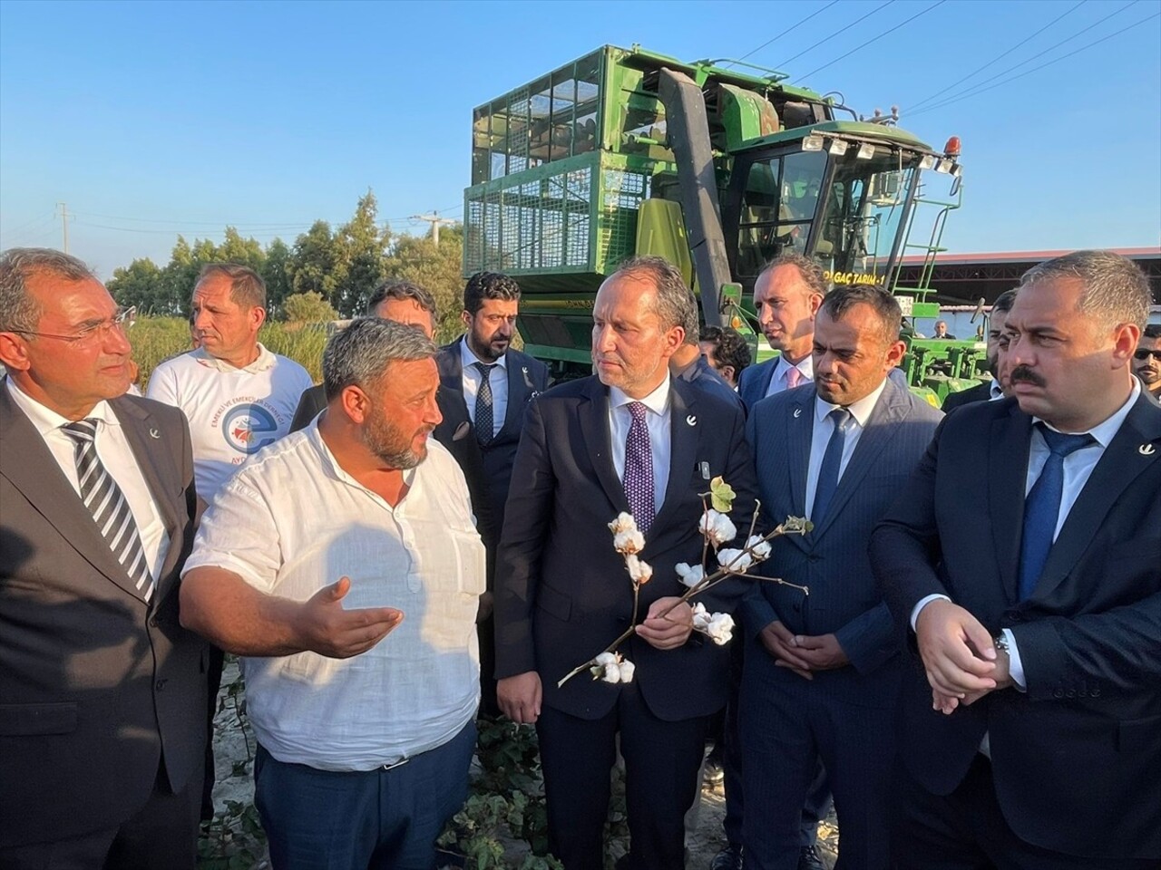 Yeniden Refah Partisi Genel Başkanı Fatih Erbakan, Aydın'daki temasları kapsamında, Efeler...