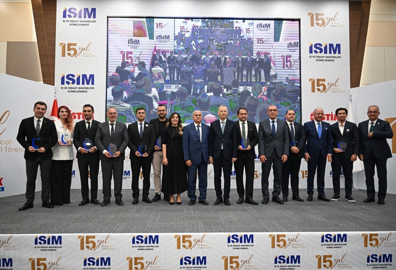 OSTİM İş ve İnşaat Makineleri Kümelenmesi (İŞİM) tarafından OSTİM Konferans Salonu'nda "2023...