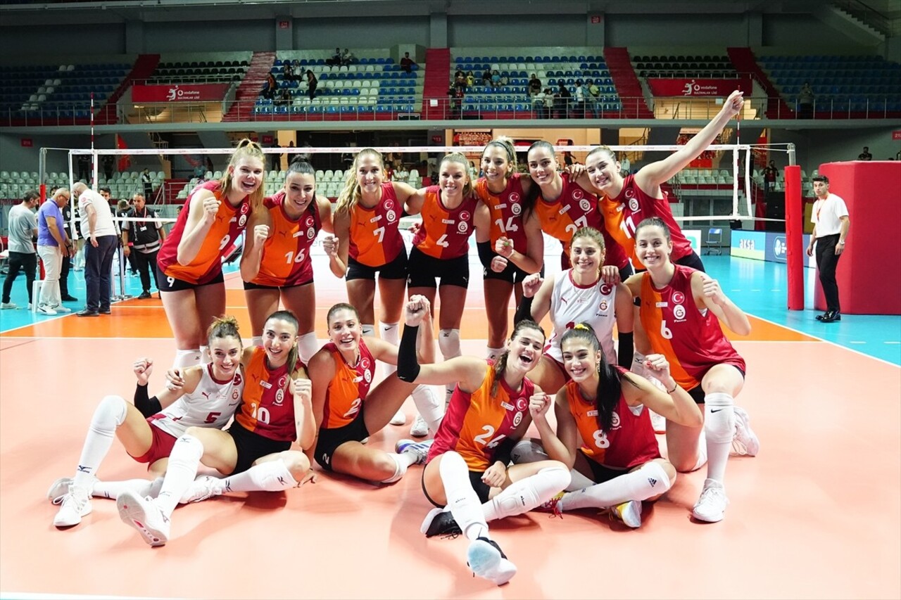 Galatasaray Daikin Kadın Voleybol Takımı, 2024 Balkan Kupası'ndaki üçüncü maçında Yunanistan ekibi...