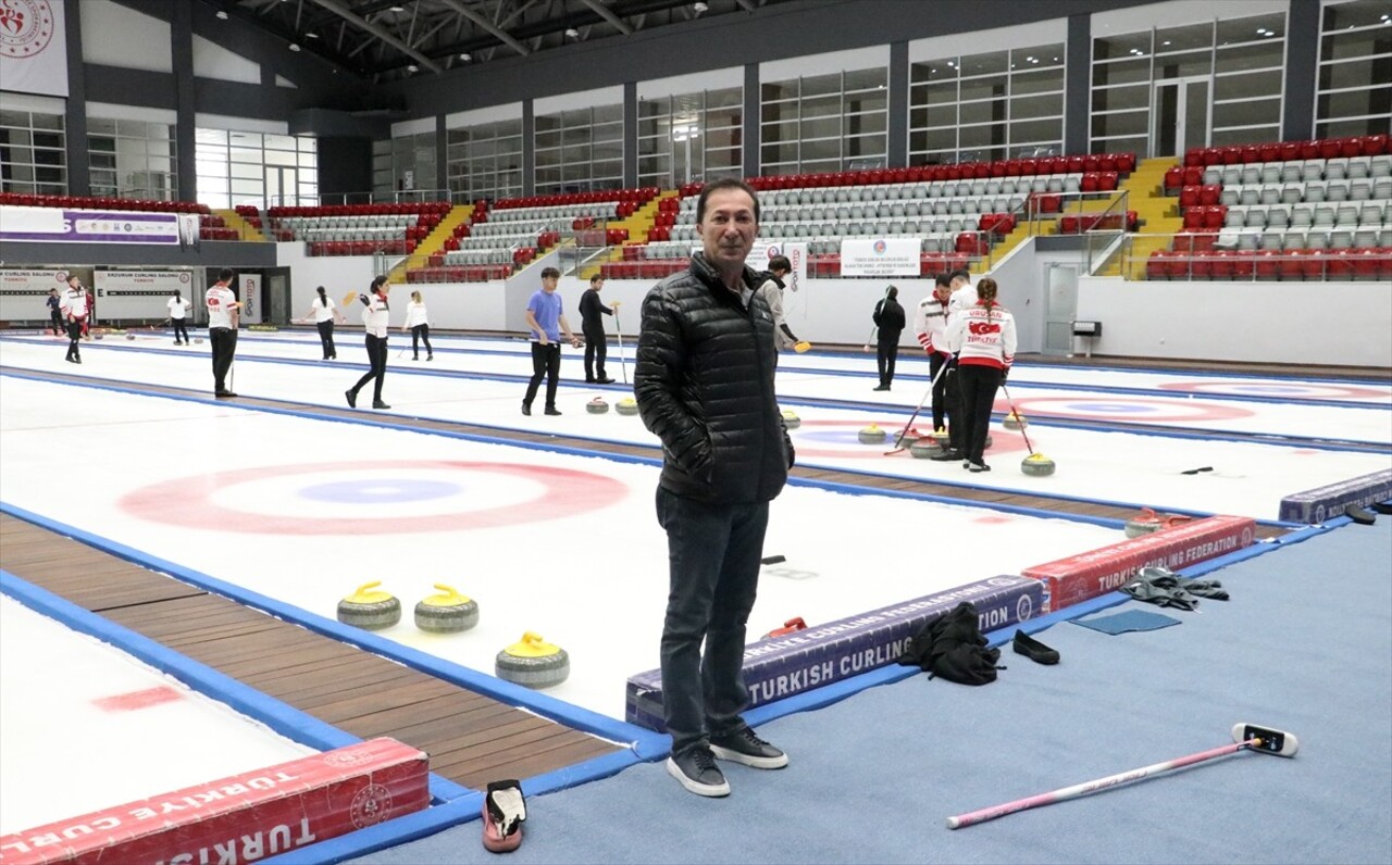 Türkiye Curling Federasyonu Asbaşkanı Murat Akın, AA muhabirine, yeni sezonda katılacakları...