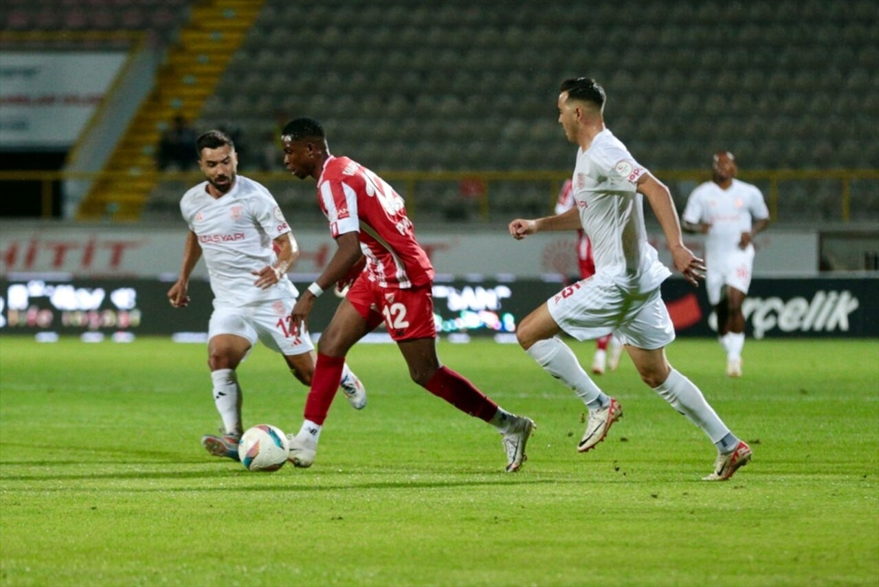 Trendyol 1. Lig'in 5. haftasında Boluspor ile Siltaş Yapı Pendikspor Bolu Atatürk Stadyumunda...