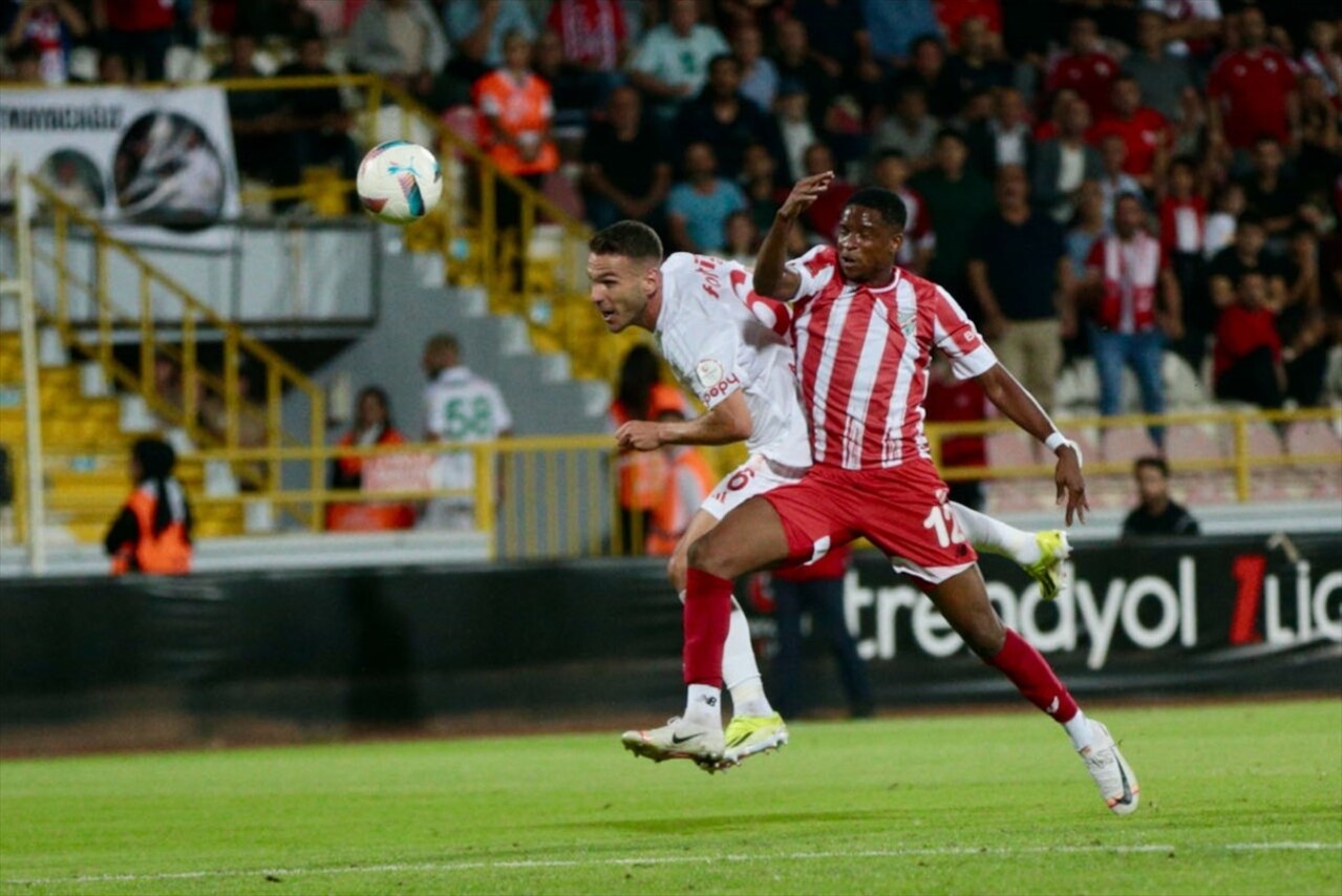 Trendyol 1. Lig'in 5. haftasında Boluspor ile Siltaş Yapı Pendikspor Bolu Atatürk Stadyumunda...