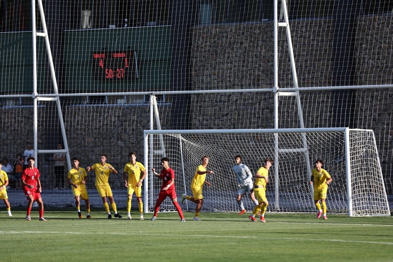 16 Yaş Altı Futbol Milli Takımı, Erciyes Yüksek İrtifa Futbol Turnuvası'ndaki ilk maçında...