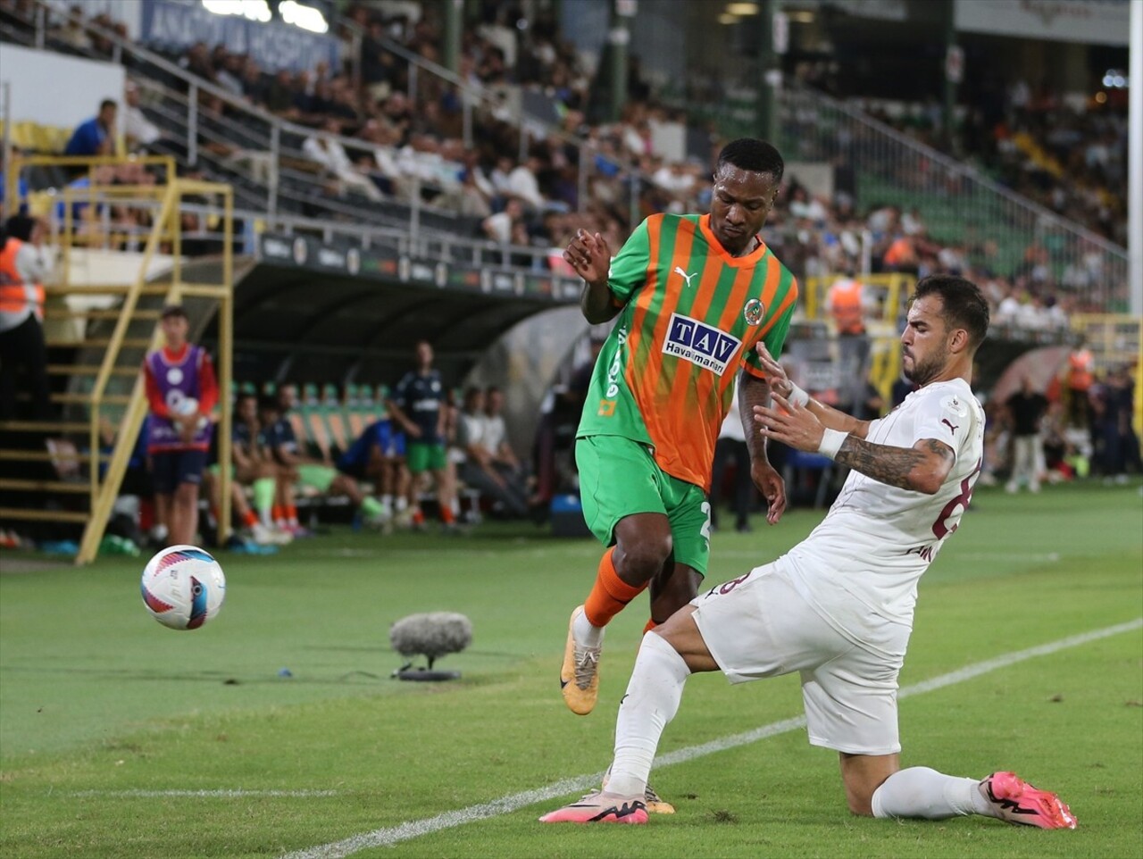 Trendyol Süper Lig’in 5. haftasında Corendon Alanyaspor, Atakaş Hatayspor ile Gain Park Stadı’nda...