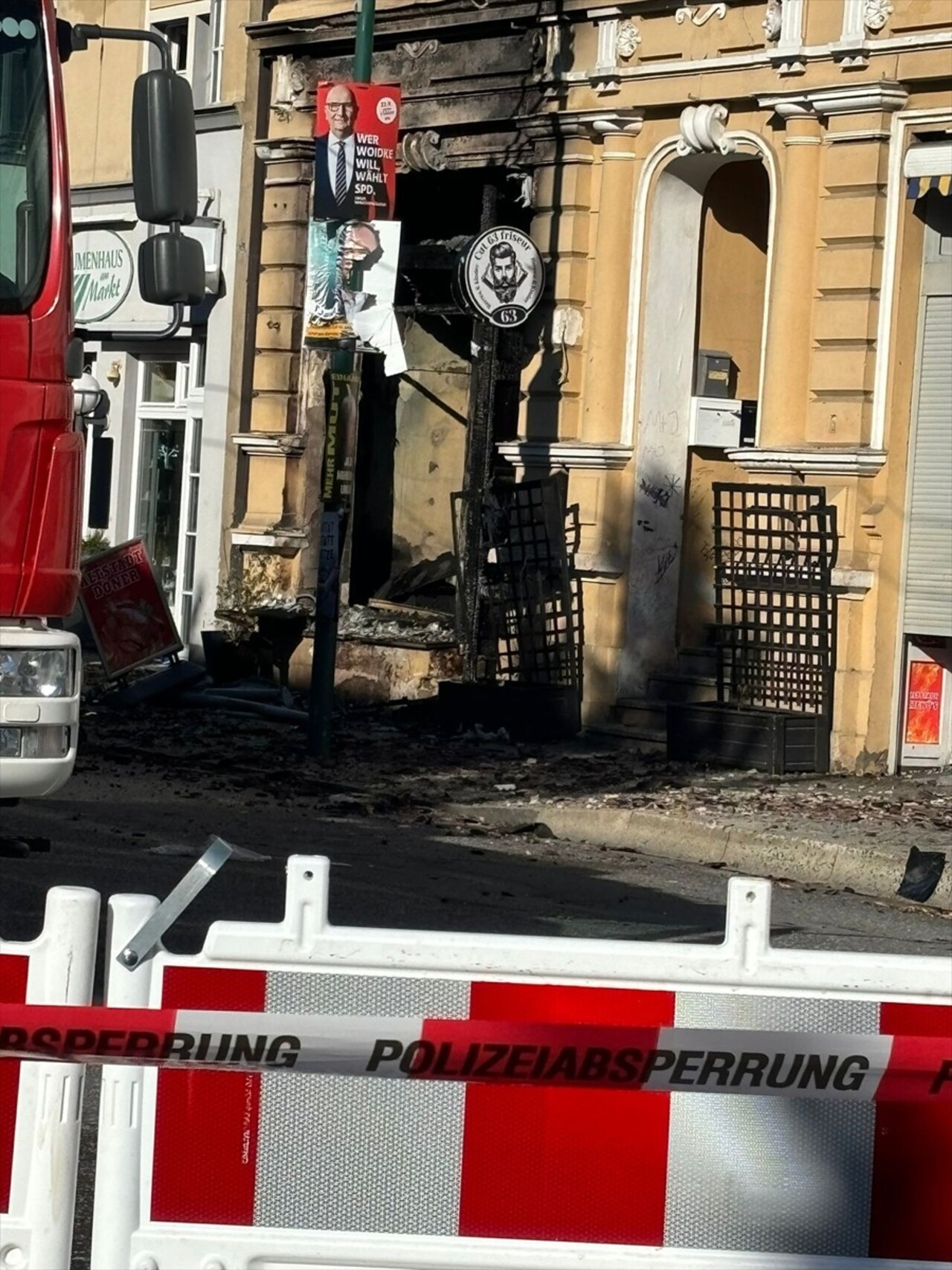  Almanya'nın başkenti Berlin'in kuzeyindeki Eberswalde kentinde bir evde çıkan yangında, bir Türk...