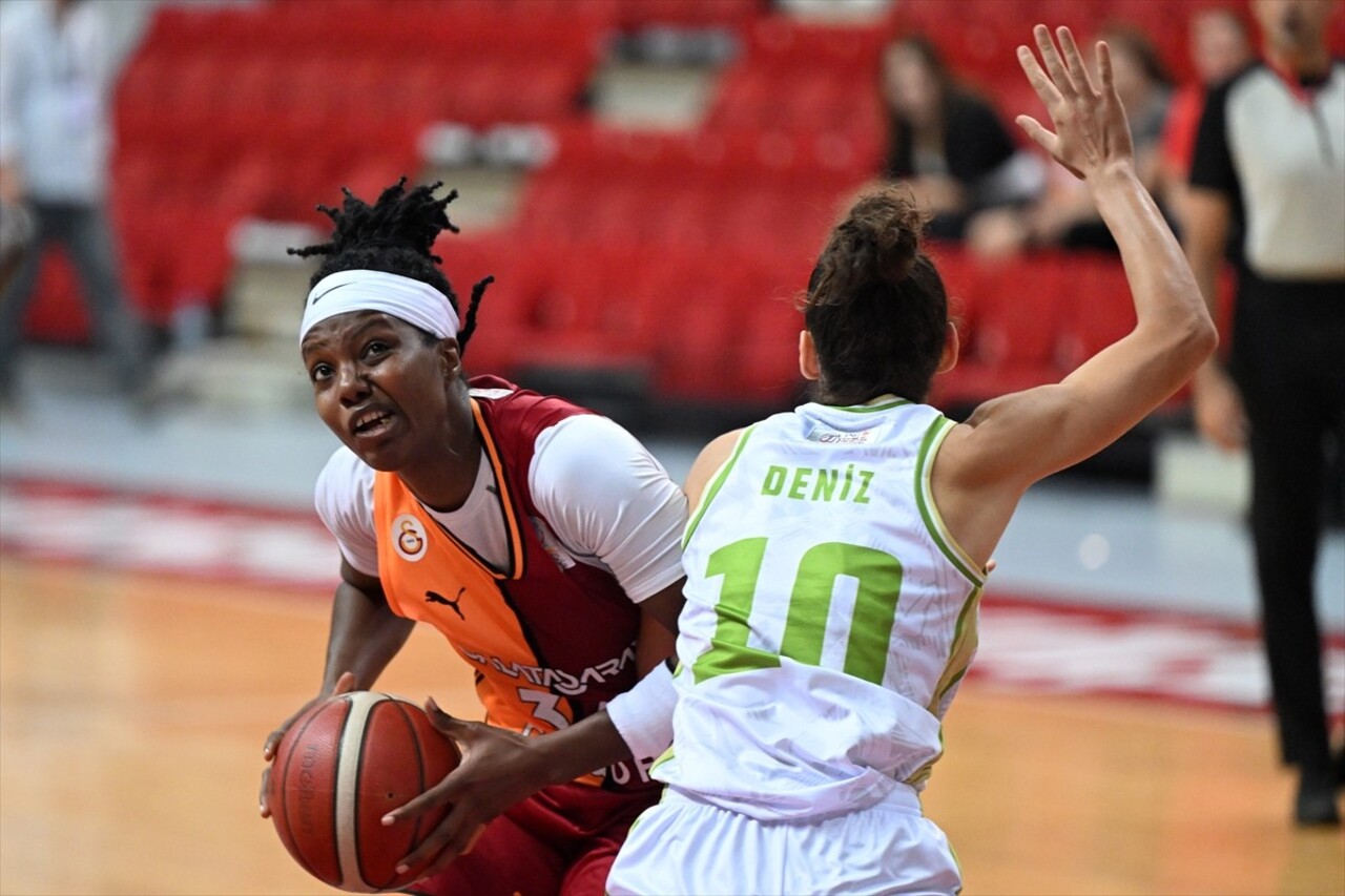 Kayseri'de düzenlenen 18. Erciyes Kupası Kadınlar Basketbol Turnuvası'nda Galatasaray Çağdaş...