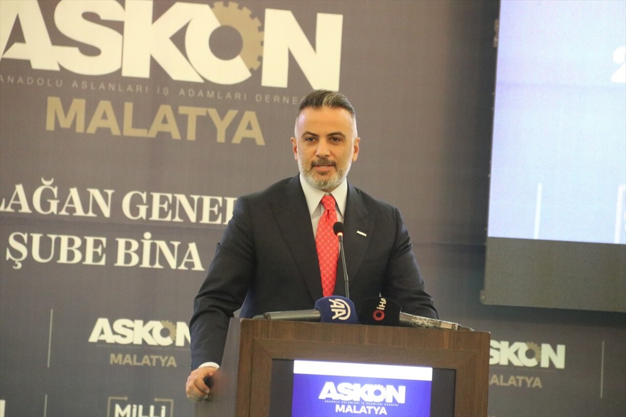 Anadolu Aslanları İş Adamları Derneği (ASKON) Genel Başkanı Orhan Aydın, ASKON Malatya Şubesi'nin...