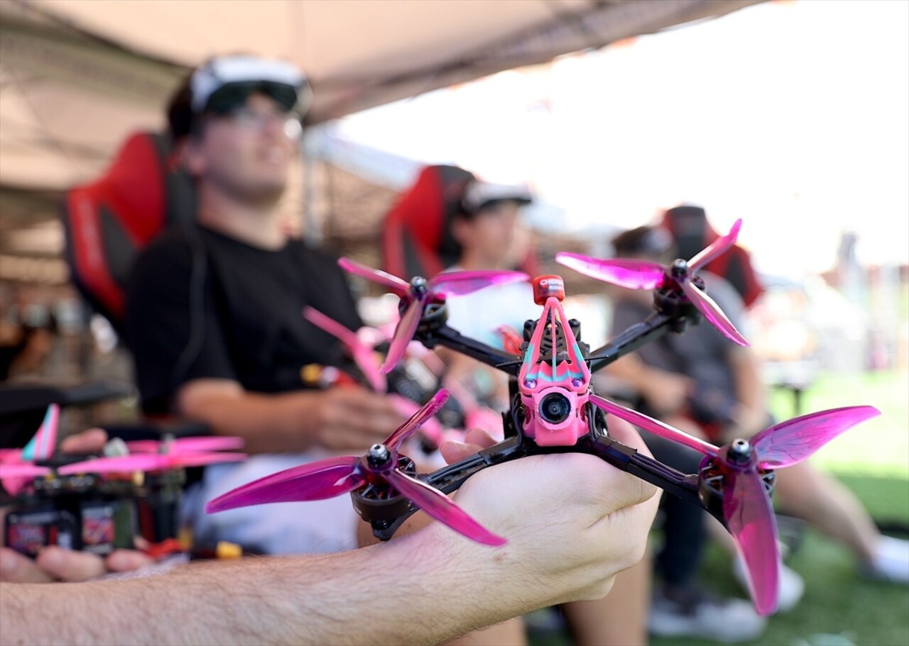 Havacılık, Uzay ve Teknoloji Festivali (TEKNOFEST) kapsamında Mersin'de düzenlenen "Drone...